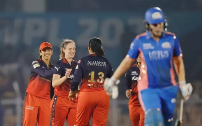 RCB vs MI: RCB celebrate after wicket